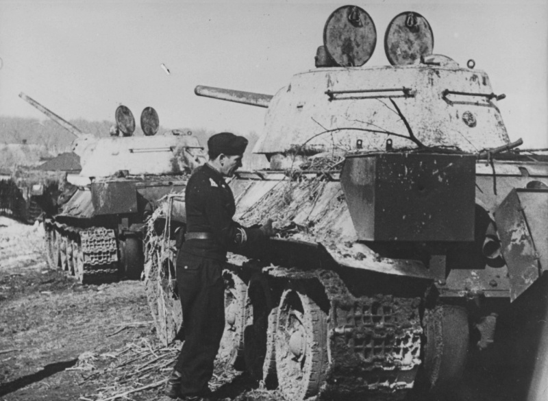 Захваченные немцами во время боев за Харьков танки Т34