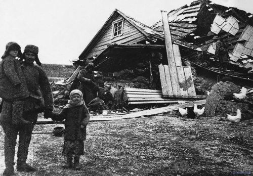 Разрушенная немцами деревня